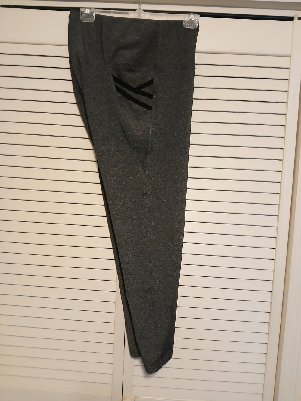 Adrienne Vittadini Charcoal Gray Active Leggings with Subtle Detail Pocket